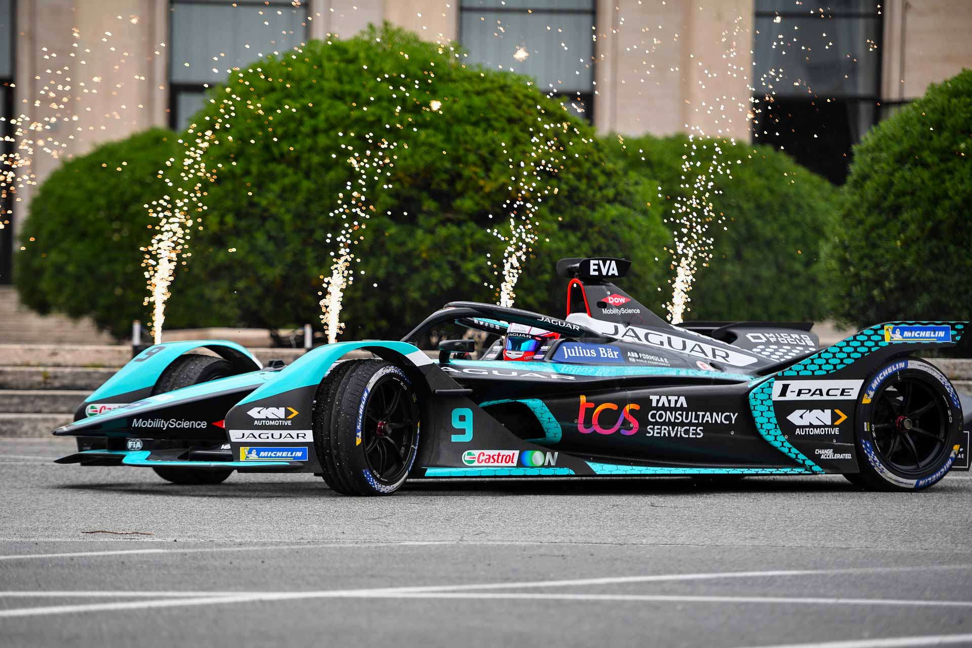 Open Stage Jaguar Race to Innovate